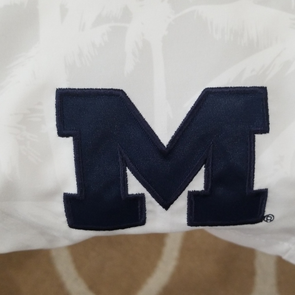 Wolverines Board Shorts Size L - Picture 3 of 3